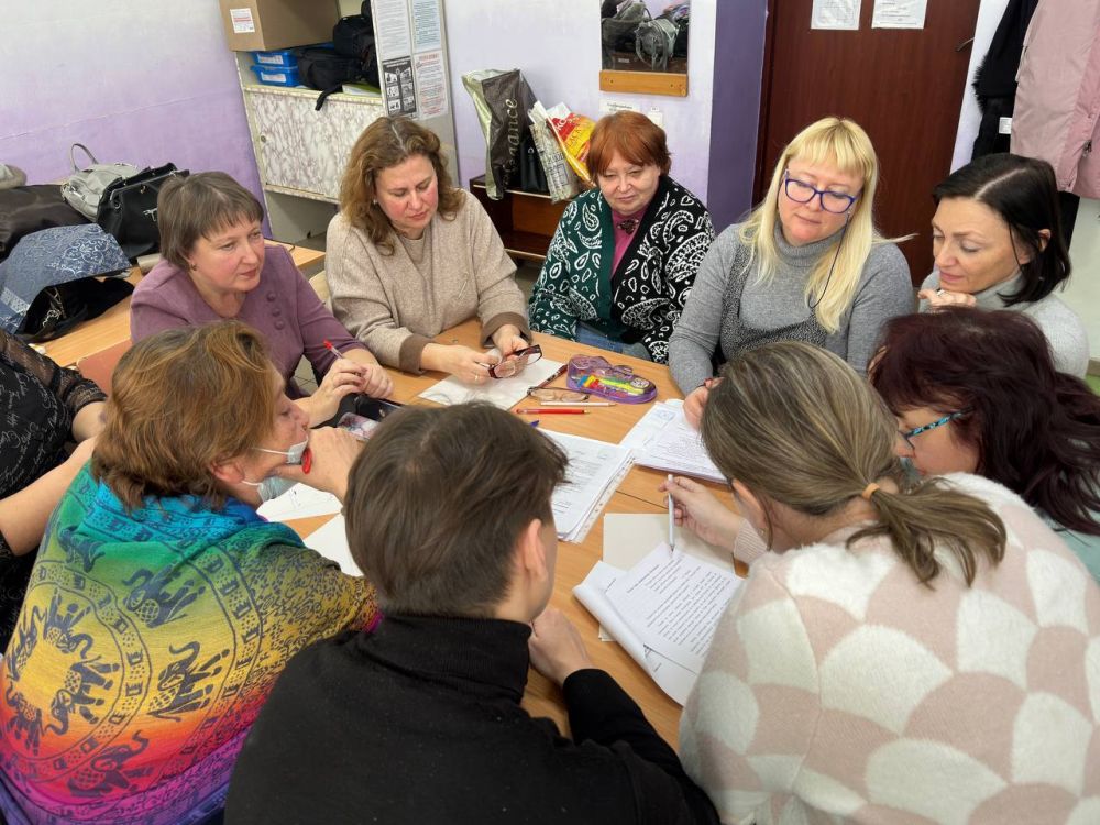В Стахановском центре детского и юношеского творчества подвели итоги городского конкурса эссе «Подвиг ваш, ленинградцы, бессмертен», посвященного 80-й годовщине полного снятия блокады Ленинграда