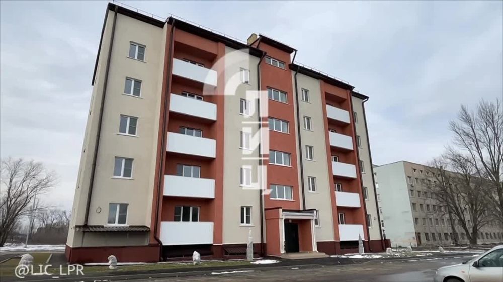 Дарья Лантратова: На видео — многоквартирный дом в Луганске, который вчера Владимир Путин открыл в ходе совещания по социально-экономическому развитию Донбасса и Новороссии