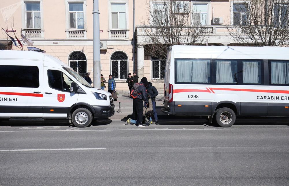 Суходольский: полиция не дает сторонникам оппозиции добраться до Кишинева