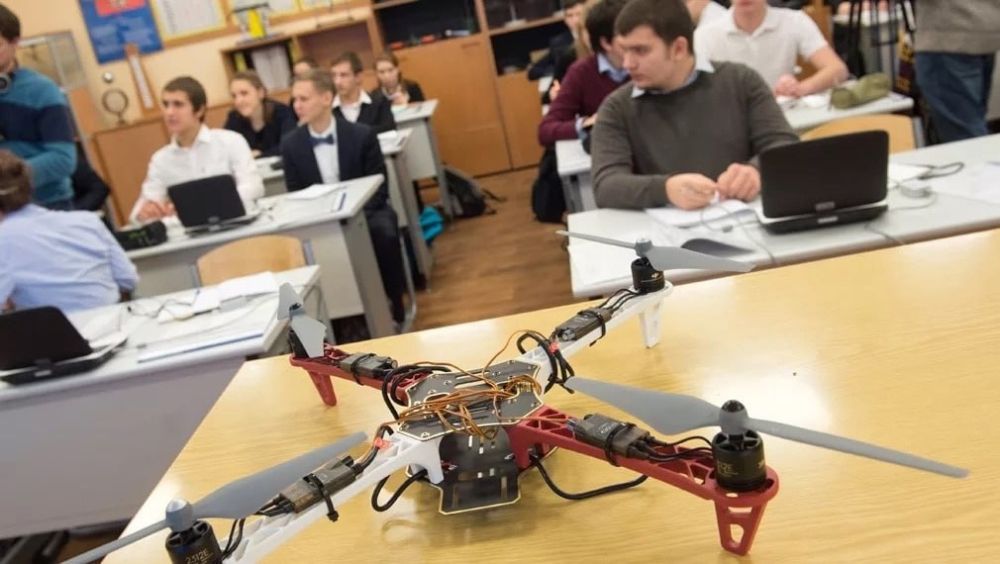 ������� "����" � ������ ������ ������� � ���� ��������� ������, ����������� ����������� ����, ��� � �������, ��� � � ������������ �����, ���������� ����������� ����������� �� ������� ���������, �������� ����