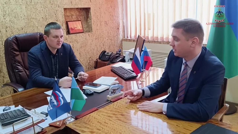 Евгений Морозов: Провел рабочую встречу с Председателем комитета Народного совета ЛНР по бюджету, налогам и собственности, координатором проекта "Предпринимательство" в ЛНР партии "Единая Россия" Алексеем Белецким