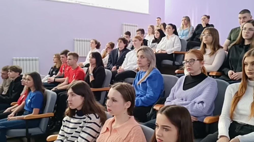 Евгений Морозов: Ещё один эксперт на нашей дискуссионной площадке - доброволец добровольческого казачьего батальона "Скиф" из состава Добровольческого штурмового корпуса, военкор и брянковчанин Валентин Перминов