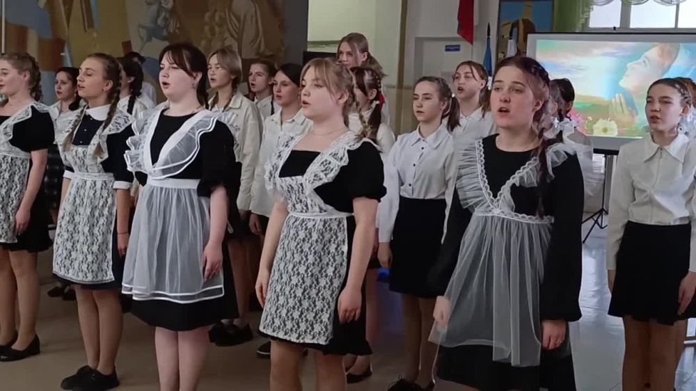 Евгений Морозов: Особенно искренне звучит призыв о мире из уст школьников