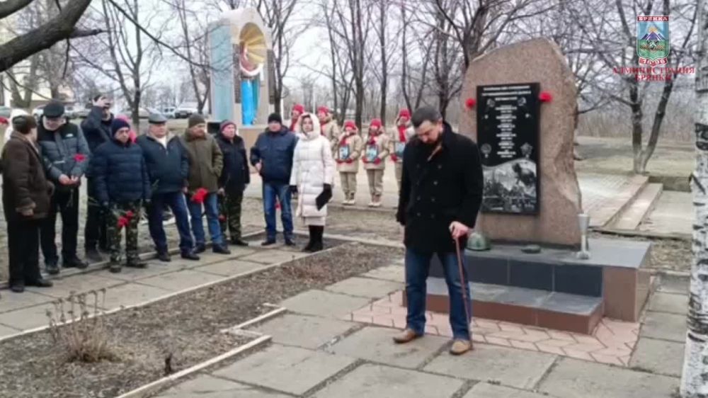 Второй день VIII антифашистского форума «Верим в Донбасс» стартовал митингом, посвященным 35-й годовщине вывода советских войск из республики Афганистан