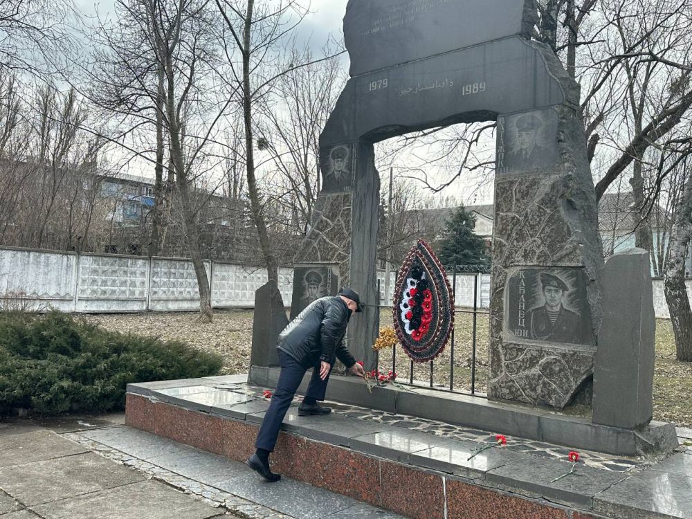 �������� ��������: ������� � ���� 35-����� �� ��� ������ ��������� ����� �� �����������, ������ ����������� ����� ������������� ���������� ������ ������ ������� ���������� �������� ����� � �������� �������� ������-������������������