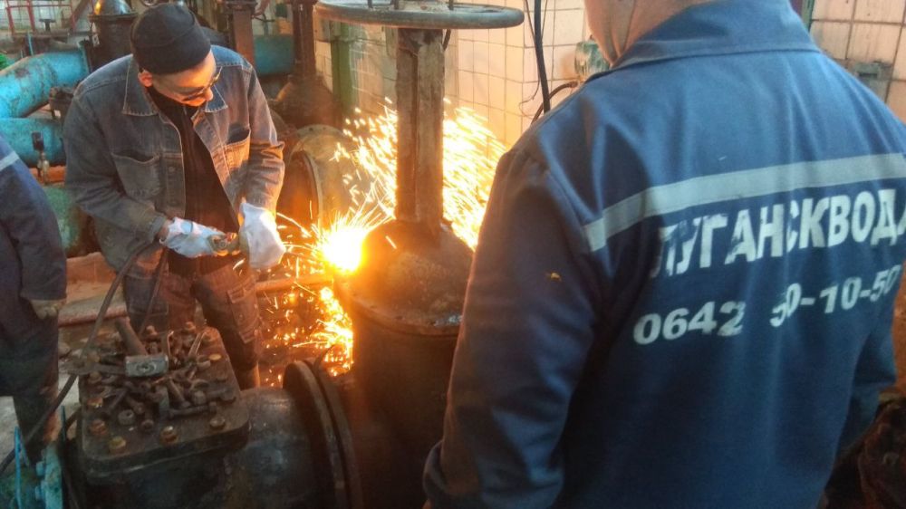 в Луганске 16.02.24 ориентировочно до 20:00 временно прекращена подача воды потребителям улиц: