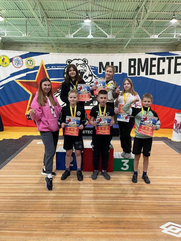 17-18 февраля 2024. Наши юные тяжелоатлеты Станично-Луганской КДЮСШ со своим тренером Цинцирук Оксаной Владимировной участвовали в официальных спортивных