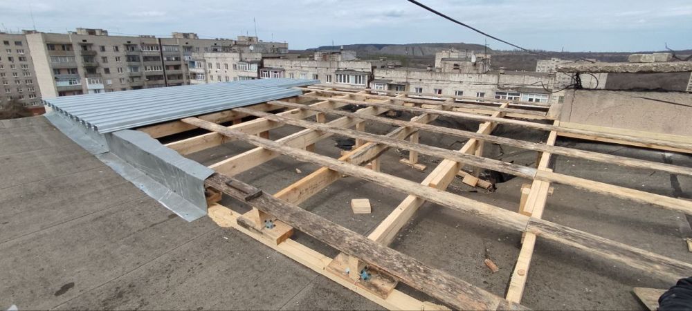 Сергей Козенко: В настоящее время в городе Краснодоне активно продолжается ремонт кровель