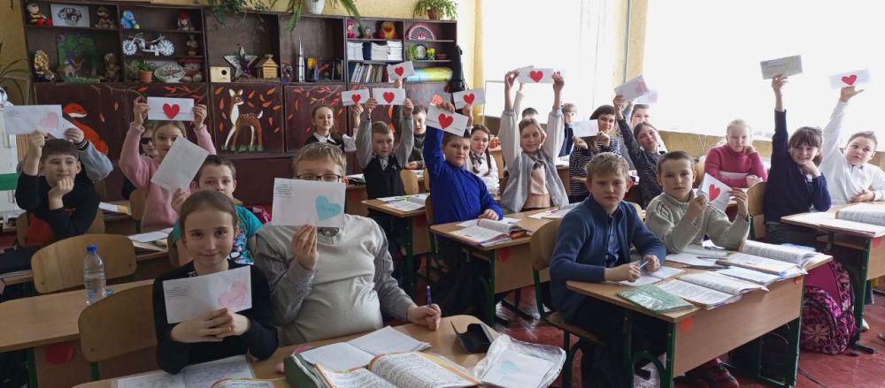 Сегодня обучающиеся Антрацитовской средней школы №3 получили письма от МОУ СОШ №1с. Александровское, Ставропольского края