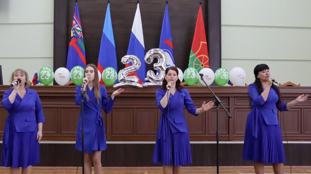 В Администрации Антрацитовского муниципального округа состоялось торжественное собрание «Мы будем громко прославлять мужчину с именем Солдат!», посвященное освобождению города Антрацита от немецко-фашистских захватчиков и Дню защитника Отечества