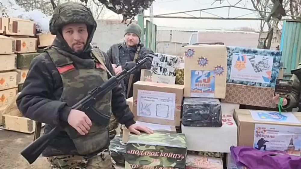 А вот и реакция наших военных, которым была передана собранная в рамках акции "Подарок бойцу" помощь от воспитанников детских садов, школьников и студентов Стаханова, Ирмино и Алмазной