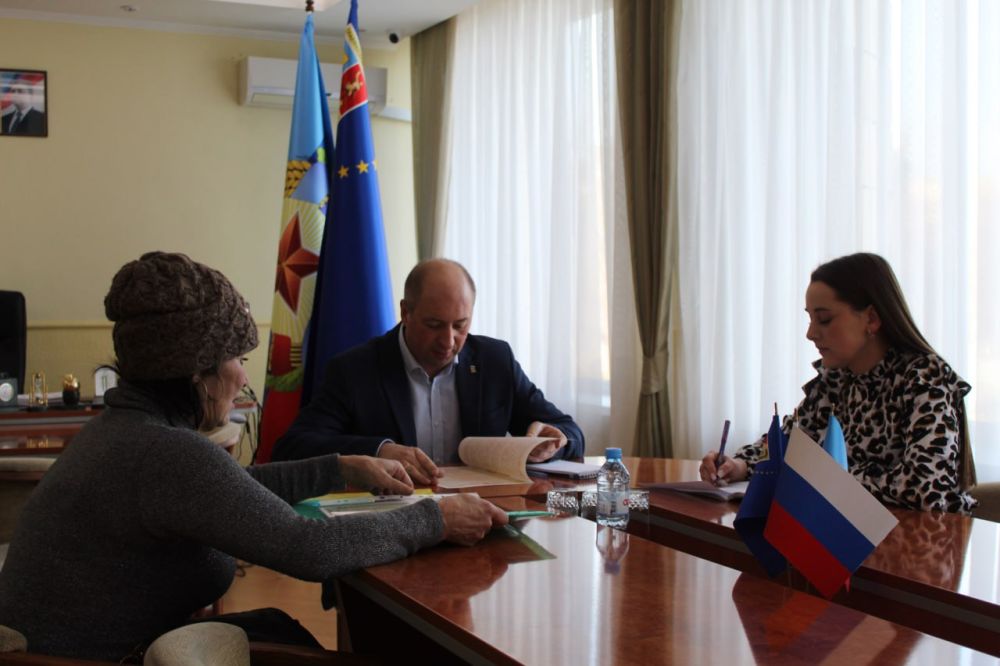 Провел личный прием граждан