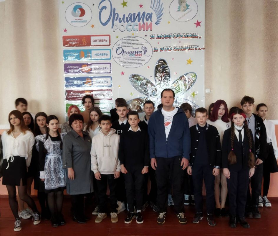 26 февраля активист Родительского Всероссийского Сопротивления Владимир Казанцев посетил школы Красного Луча: