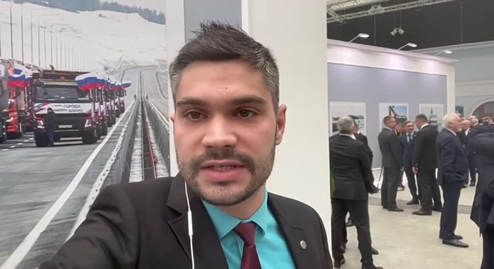 Журналисты телеканала «Луганск 24» продолжают работать в Гостином дворе на послании Президента Федеральному собранию