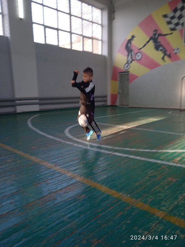 Прошла конкурсная программа с элементами футбола среди юношей