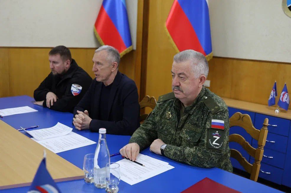 ������ ����������: ������ � ������������� ��������� ������ ���, ���������� ���������� ������������� ��������� ��� "������ ������" �.�. ������������, � ������� ������� �������� �. ��������