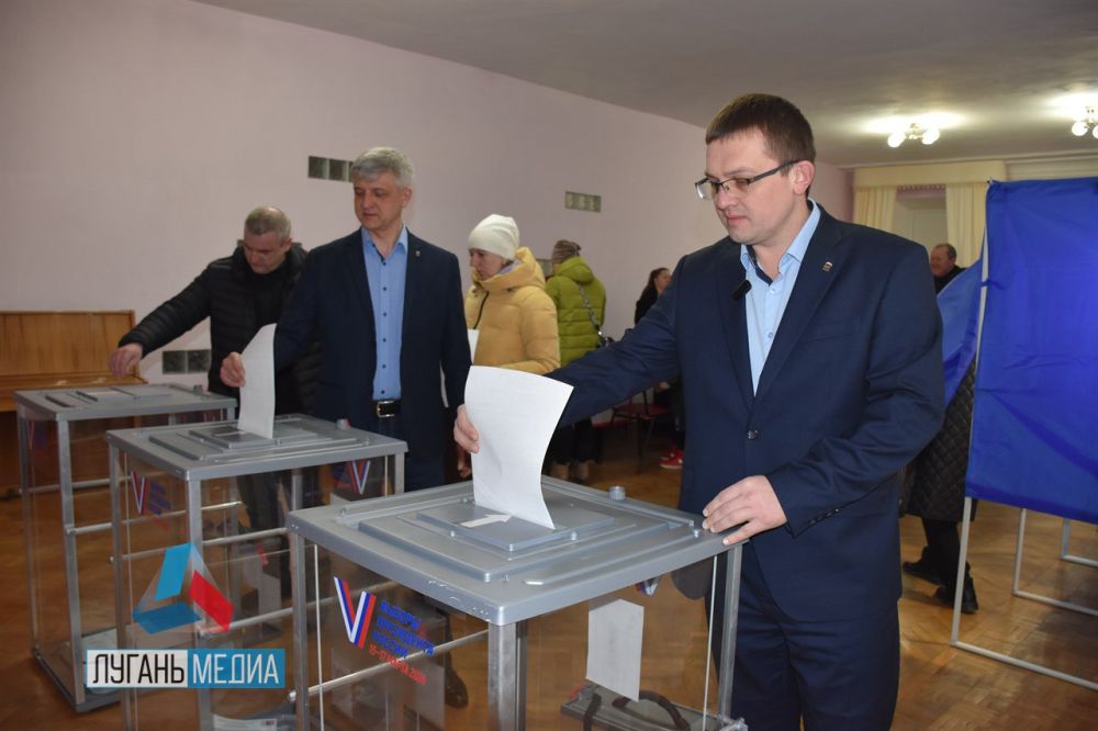 Глава городского округа город Брянка Евгений Морозов: