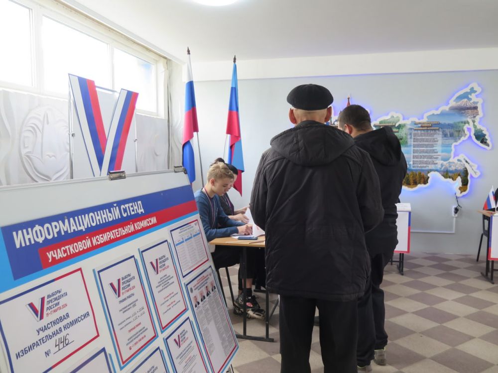 Второй день голосования! Все избирательные участки в Стаханове, Ирмино и Алмазной открылись вовремя и работают в штатном режиме