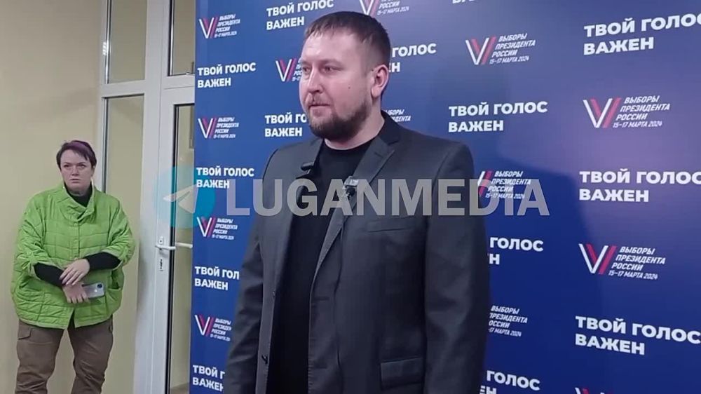 Председатель Народного Совета ЛНР Денис Мирошниченко: