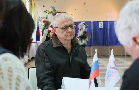 Явка избирателей в ЛНР по состоянию на 09:00 17 марта составила 66,51% - избирком