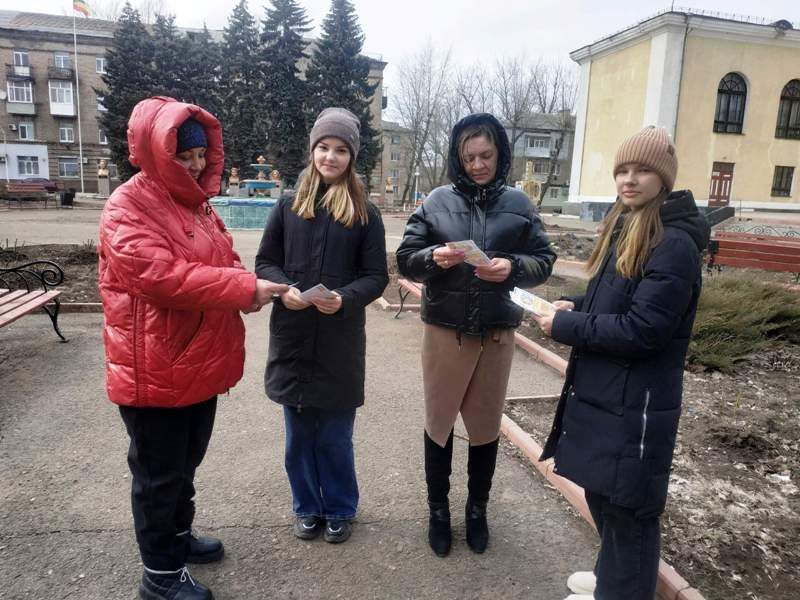 Работники библиотек присоединились к участию во Всероссийской социальной уличной акции #ДарюТепло