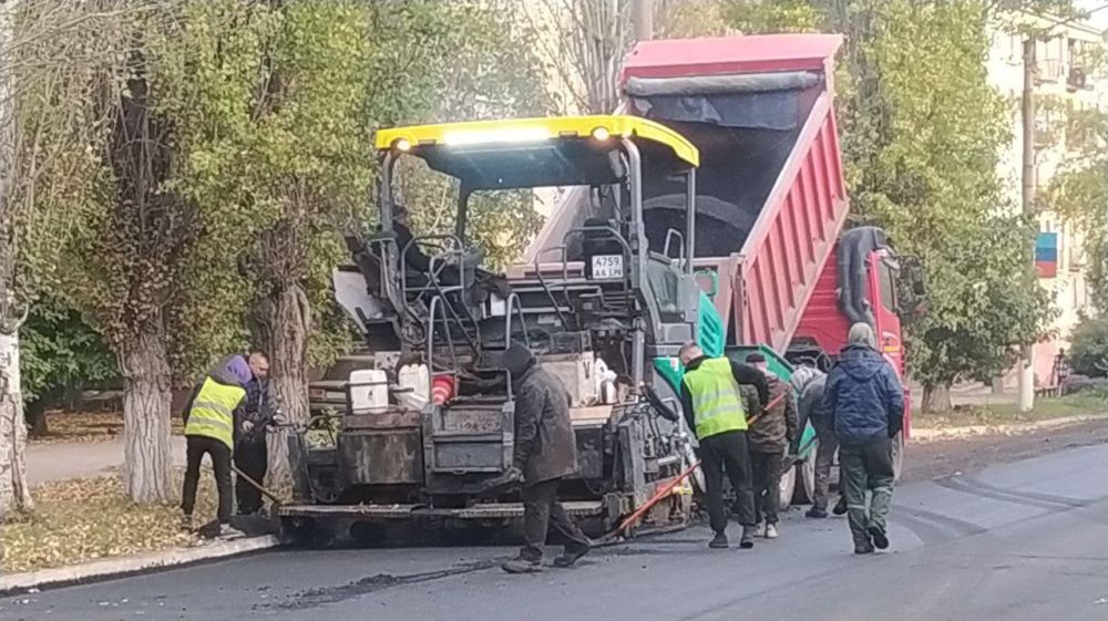Сергей Колягин: Сотрудники Администрации совместно с представителями ООО "ДОРСТРОЙИНВЕСТ" завершили подготовку документов, необходимых для организации работ по текущему ремонту городских автодорог