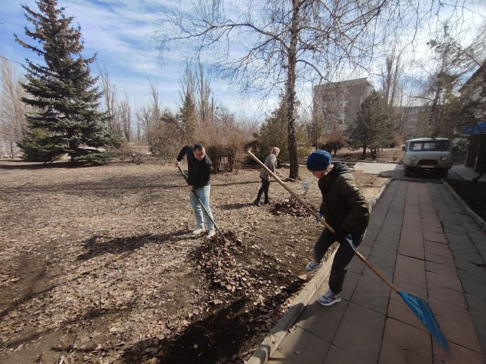 Сергей Колягин: Мероприятия по благоустройству территории сегодня также провели и в городе Золотое