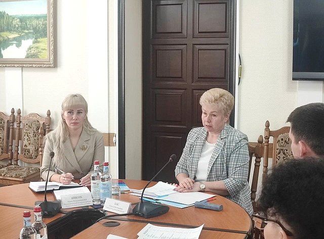 О. Бас провела встречу с детским омбудсменом ЛНР