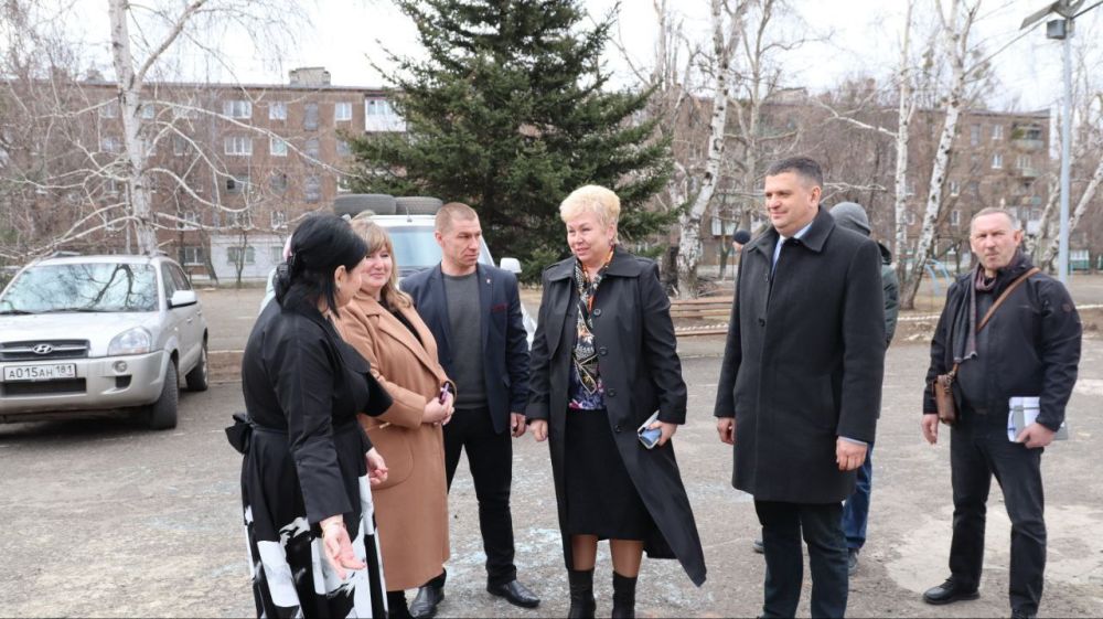 Ольга Бас: Сегодня посетила город Золотое, где провела встречу с педколлективом, представителями шефа-региона Калужской...