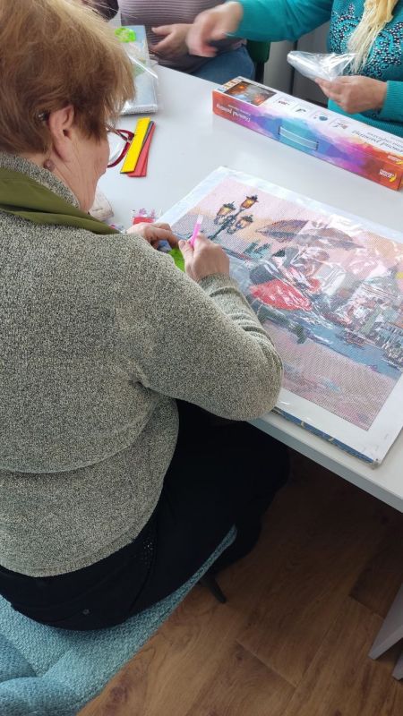 У многих участниц кружка «Алмазная мозаика», это первый опыт, и некоторые обнаружили в себе новую страсть к рукоделию