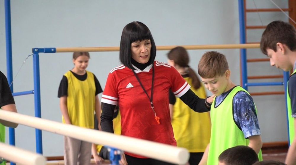 Тюменская область передала спортивный инвентарь школе Суходольска