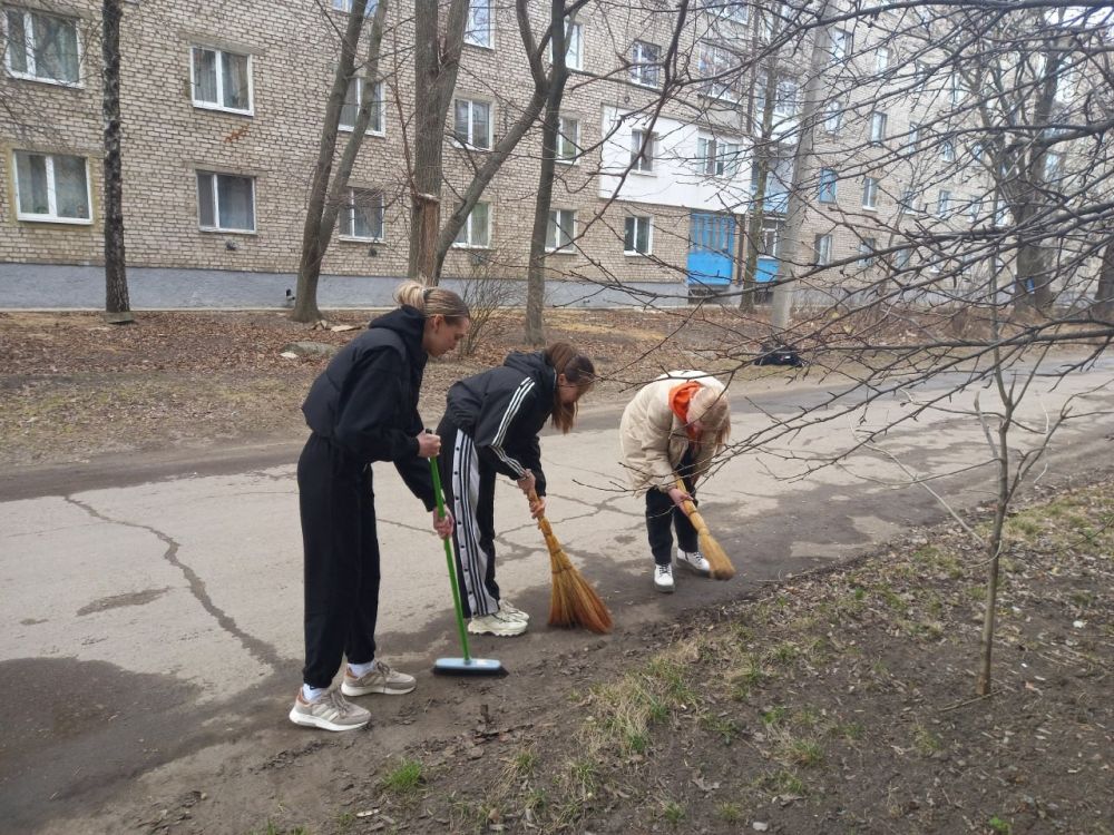 Зимогорьевская гимназия провела весенний субботник