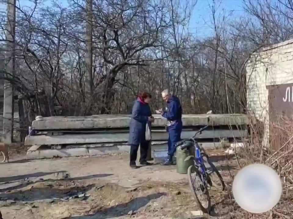 Добровольцы Гумкорпуса Югры привезли коробки добра для жителей Новодружеска