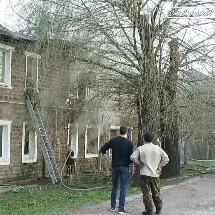 В результате обстрела Алмазной (Стаханов) повреждено 13 жилых домов и детская школа искусств