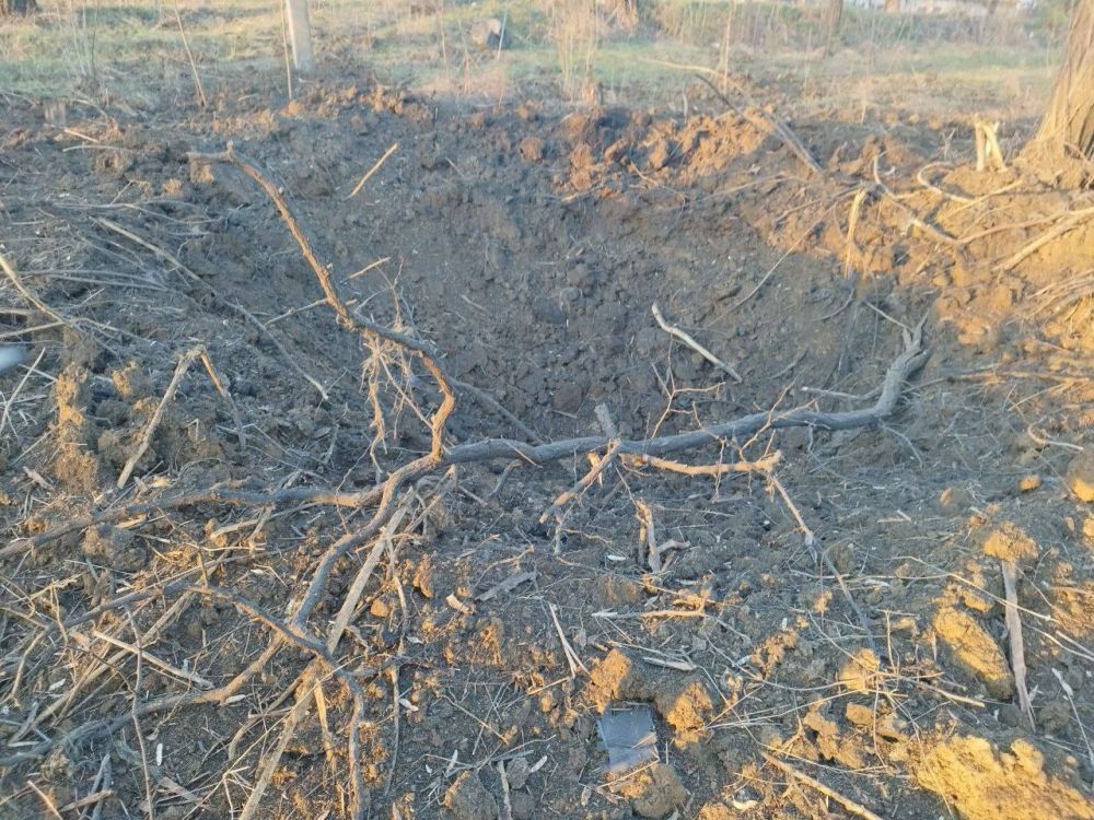 Киевские боевики сегодня, в 1.12 ночи, обстреляли брянковский жилмассив Криворожье, повреждена гражданская инфраструктура - газопроводы и линии электропередачи