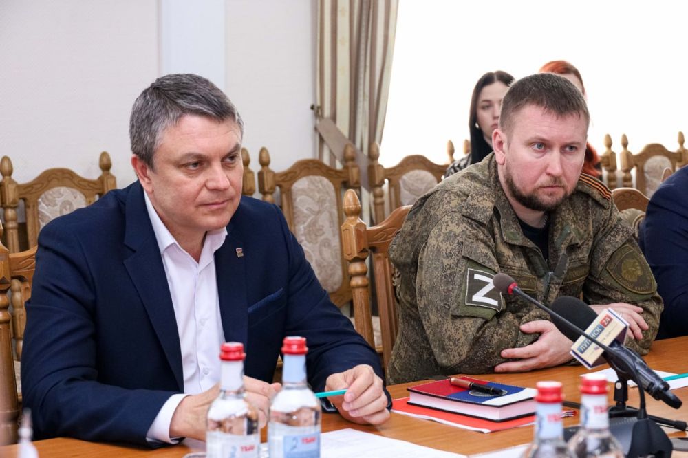 Денис Мирошниченко принял участие в заседании попечительского совета регионального отделения Российского военно-исторического общества в ЛНР