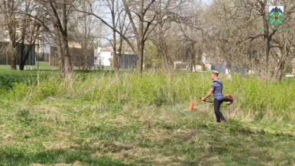 Евгений Морозов: Продолжаем трудиться над благоустройством города - ударным фронтом снова вышли на субботник!