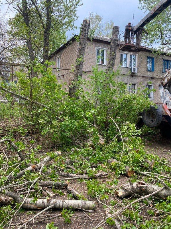 В Суходольске продолжаются субботники