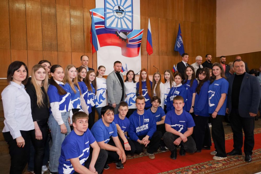 Денис Мирошниченко с рабочим визитом посетил Красный Луч, Лутугино и Брянку