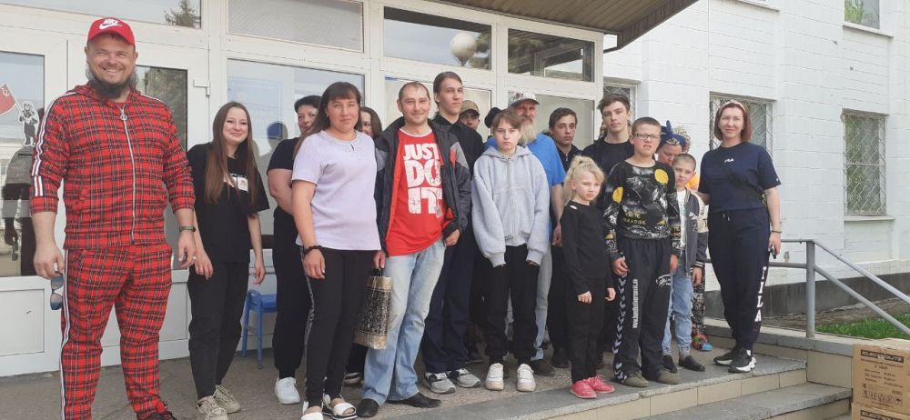 Сергей Колягин: Сегодня волонтеры Воронежской областной благотворительной общественной организации «Общие дети» посетили наш городской округ и при содействии специалистов отдела по жизнеобеспечению г