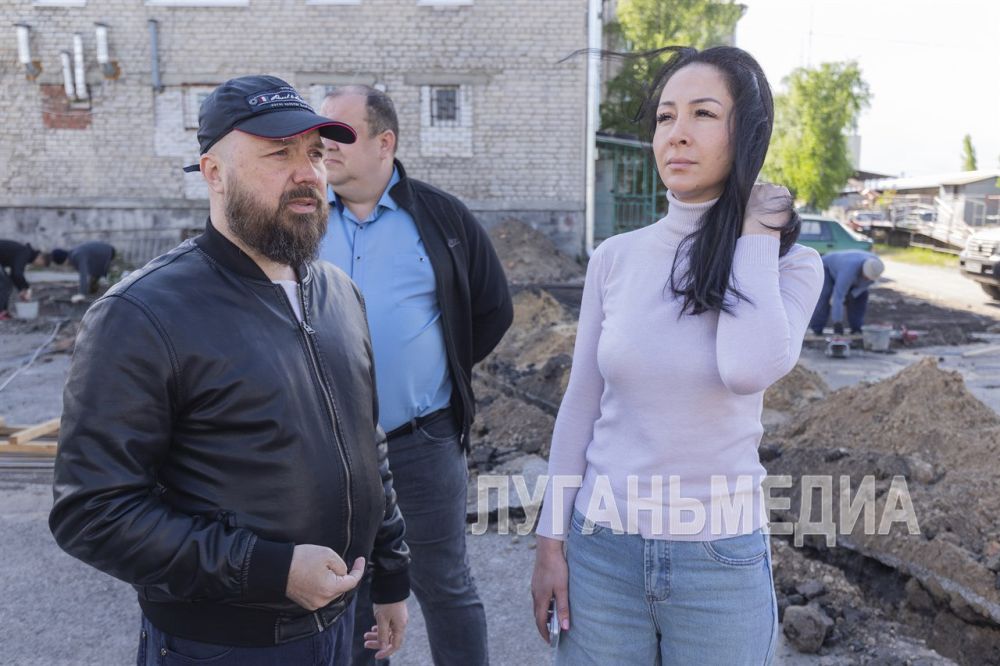 На территории Счастьенского многопрофильного колледжа продолжается возведение спортивного модульного лагеря «Труженик» из быстровозводимых конструкций