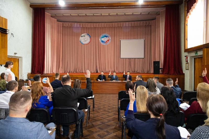 Денис Мирошниченко открыл первое заседание Молодежного парламента при Народном Совете ЛНР