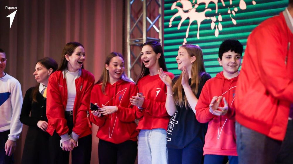 Министр молодежной политики ЛНР приняла участие в церемонии награждения победителей конкурса «Абрикос»