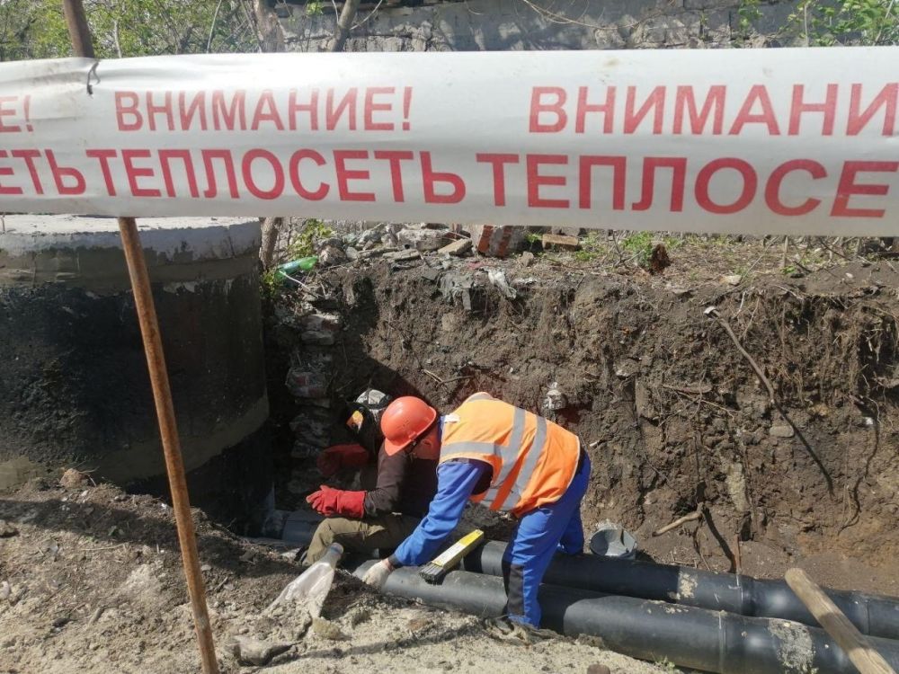 Замена участка теплотрассы в освобожденном Золотом на финальном этапе