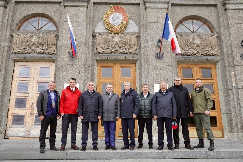 Делегация Народного Совета ЛНР посетила Новгородскую областную Думу по случаю 30-летия законодательного собрания региона