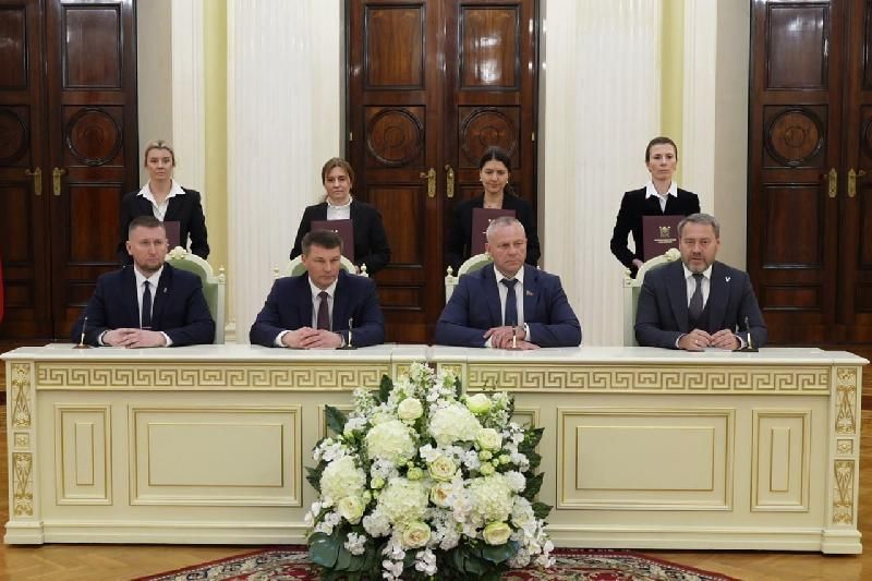 Денис Мирошниченко подписал соглашения о сотрудничестве с парламентами Санкт-Петербурга, Ленинградской, Нижегородской и Белгородской областей