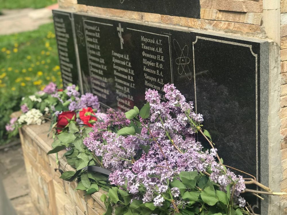 Олег Савченко: Принял участие в торжественной церемонии возложения цветов в День участников ликвидации последствий радиационных аварий и катастроф и памяти жертв этих аварий и катастроф