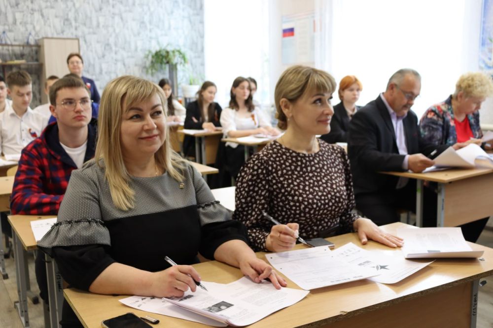 Виктория Сошина: Сегодня, совместно с коллегами, сенатором Российской Федерации от Луганской Народной Республики Ольгой Бас...