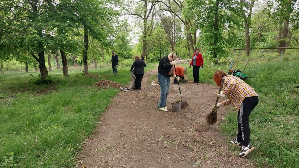 На подведомственных территориях Краснолучского городского округа продолжается акция «Чистая Республика»