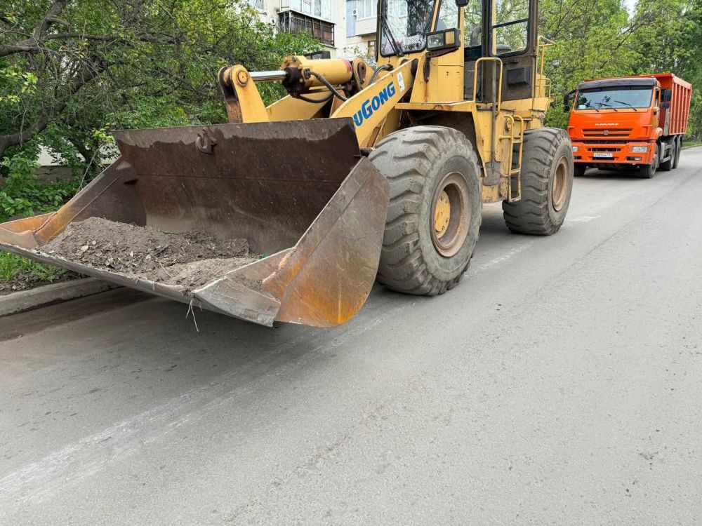 Сергей Колягин: Сотрудники Комбината коммунальных услуг активно продолжают выполнять мероприятия по благоустройству территории города Первомайска после зимнего периода